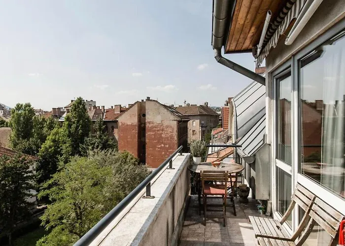 Penthouse -by The Danube דירה *
